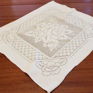 🍁A Pair of Square 20" White Colored Doily.  Rose Pattern.